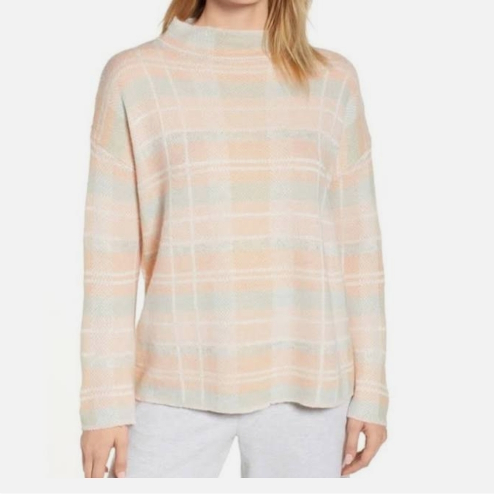 ⬇️$20 NWT Lou & Grey Plaid Mock Neck Sweater
